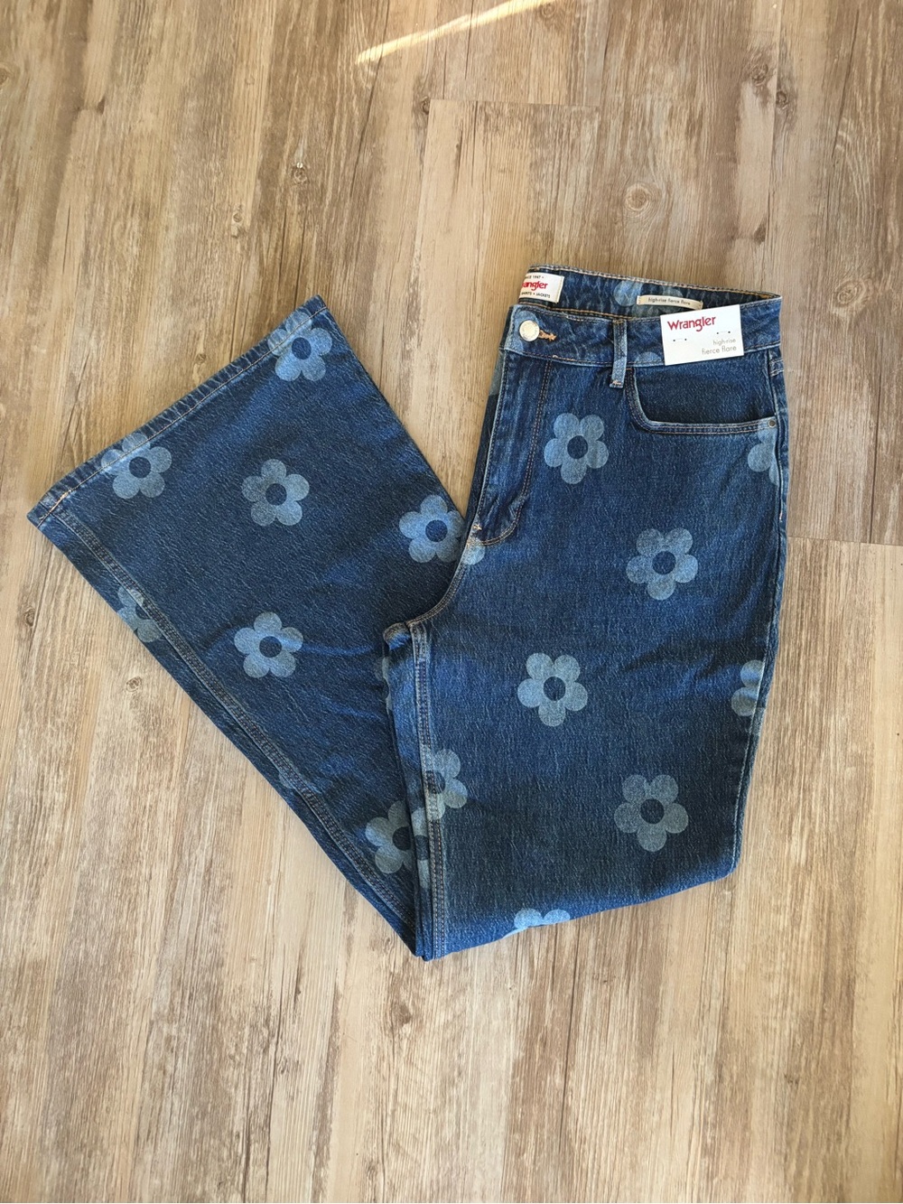 Wrangler Women's Blue Floral Print High Rise Fierce Flare Jeans New With Tag 14
